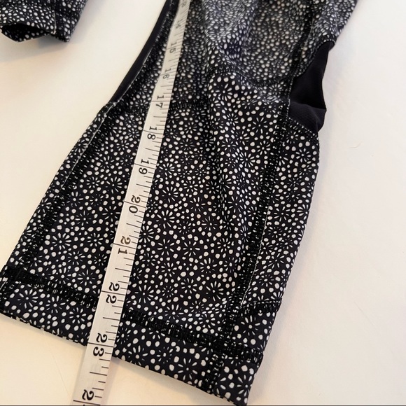 Lululemon Pace Rival Crop Freckle Flower Black Sz 6 - Picture 10 of 12